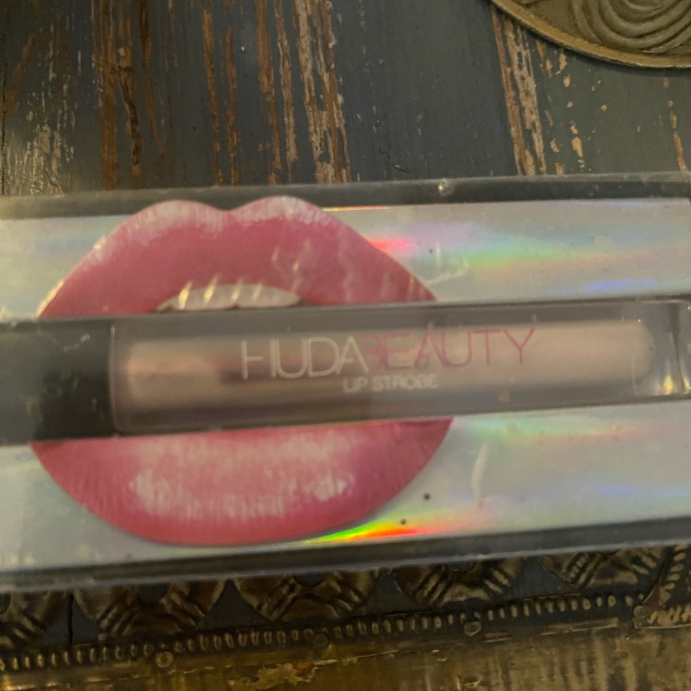 Hudabeauty lipstick